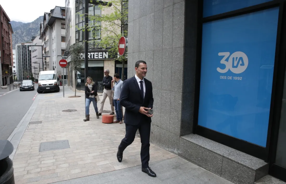 El president de Liberals Andorra, Jordi Gallardo, arribant a la seu de la formació.