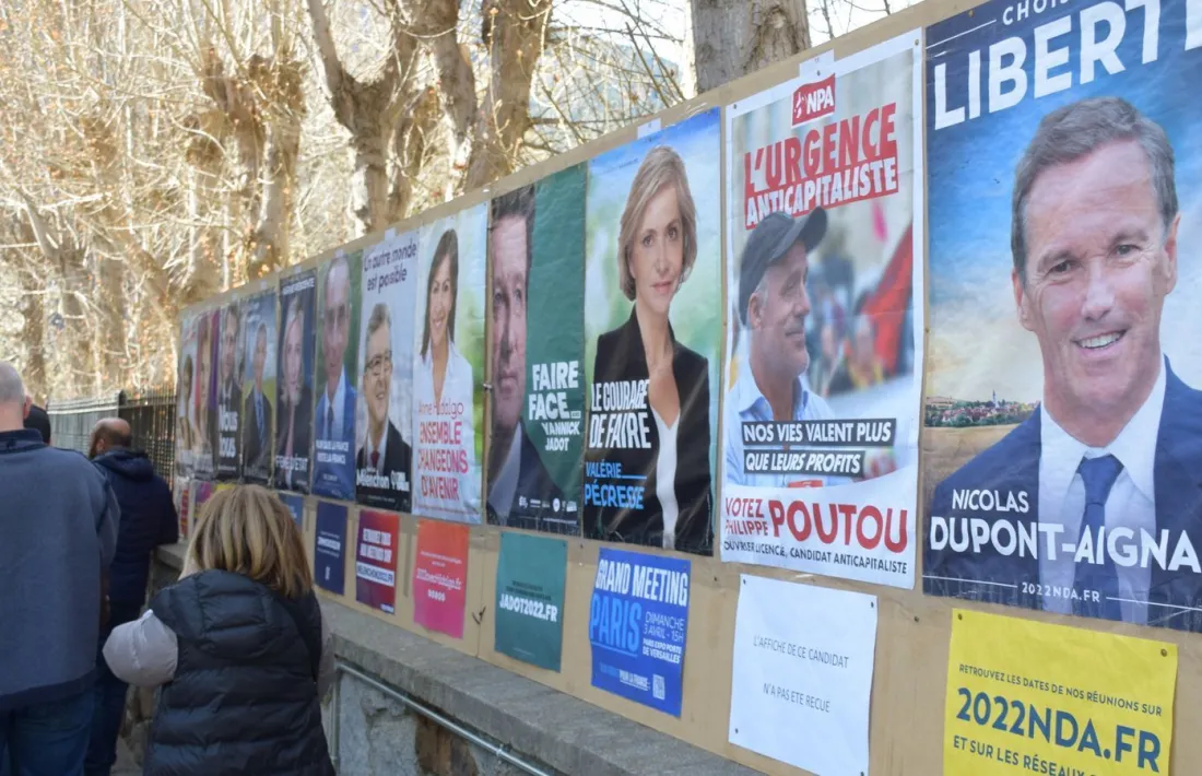 Residents gals fent cua per votar en les eleccions presidencials.