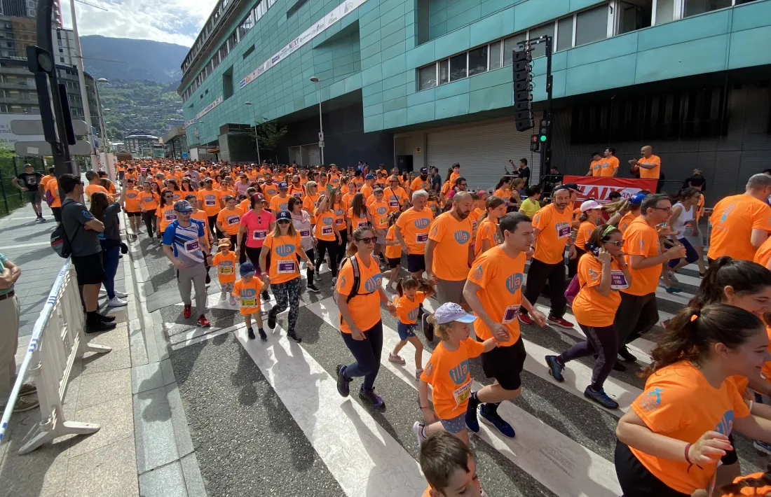 Un moment de l'11a edició de la cursa popular Illa Carlemany.