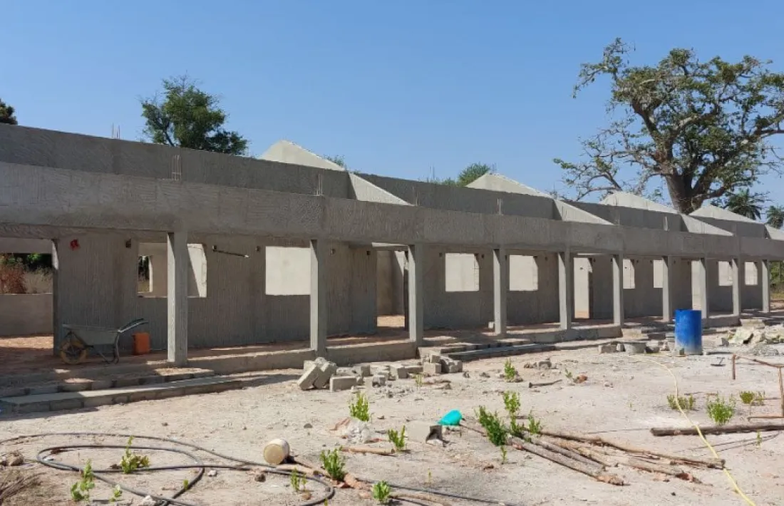 Estat de les obres d’una escola a Senegal, un dels projectes del 2021 de Mans Unides. 