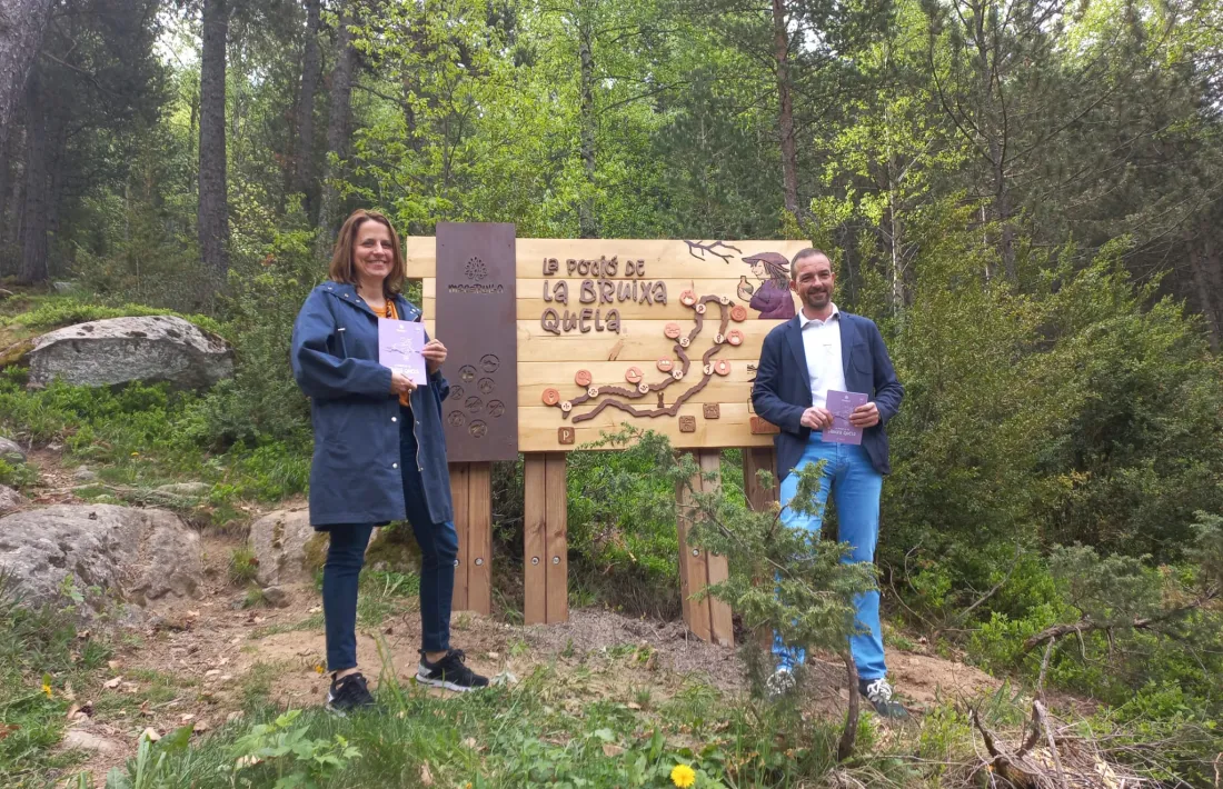 El mapa de la ruta 'La poció de la bruixa Quela' que es troba a l'inici del Circuit de les Fonts.