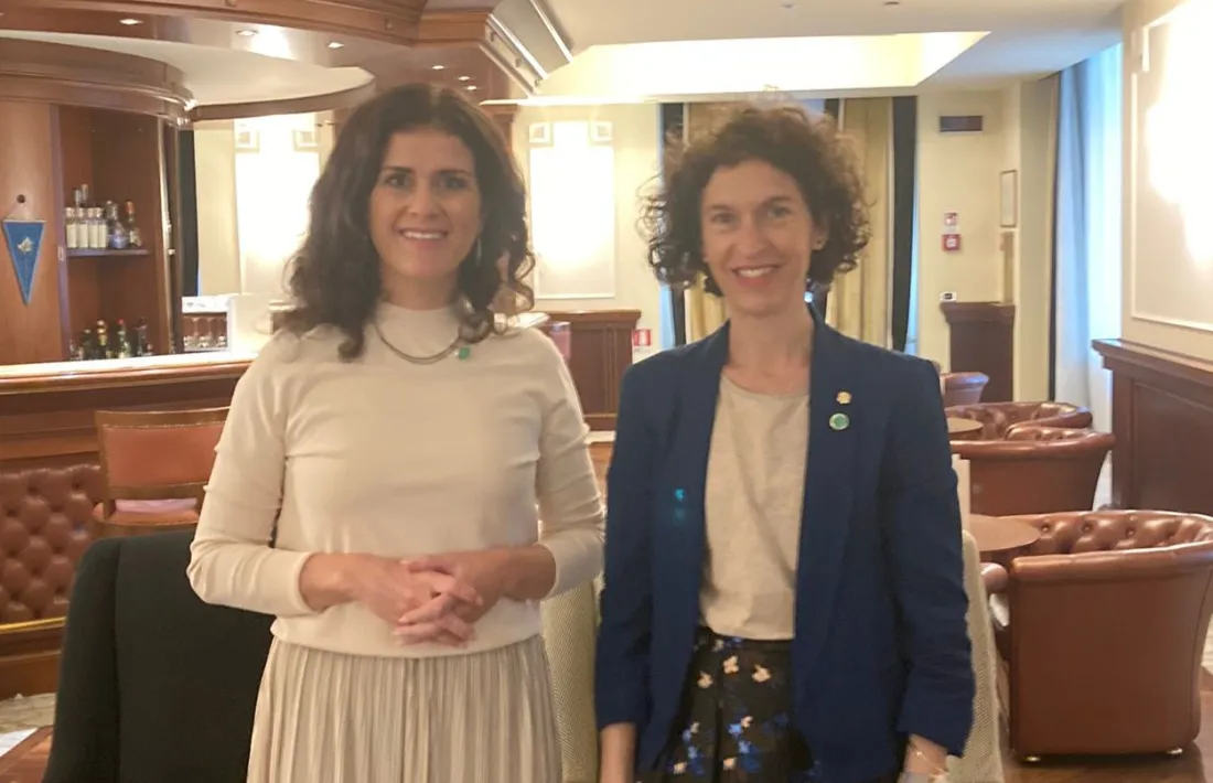 Maria Ubach amb la seva homòloga islandesa, Thórdís Kolbrún Reykfjörd Gylfadóttir.