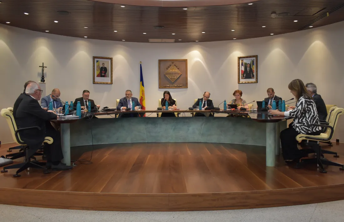 Un moment de la sessió del consell de Comú d’Encamp, avui.