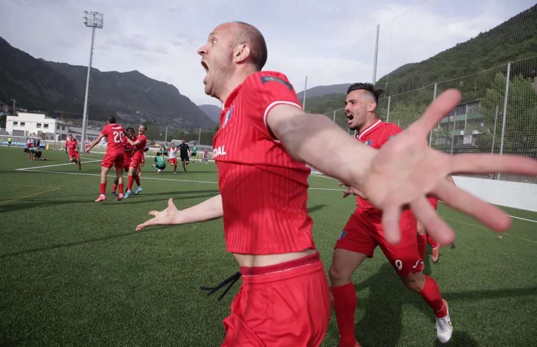 Ilde Lima celebra l’empat a 2 que serveix a l’Inter per guanyar la tercera lliga.