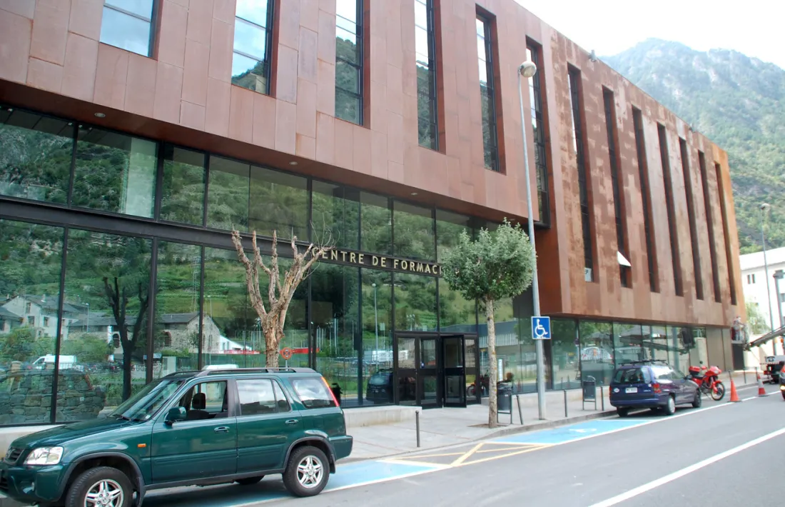 El centre de formació d'Aixovall.