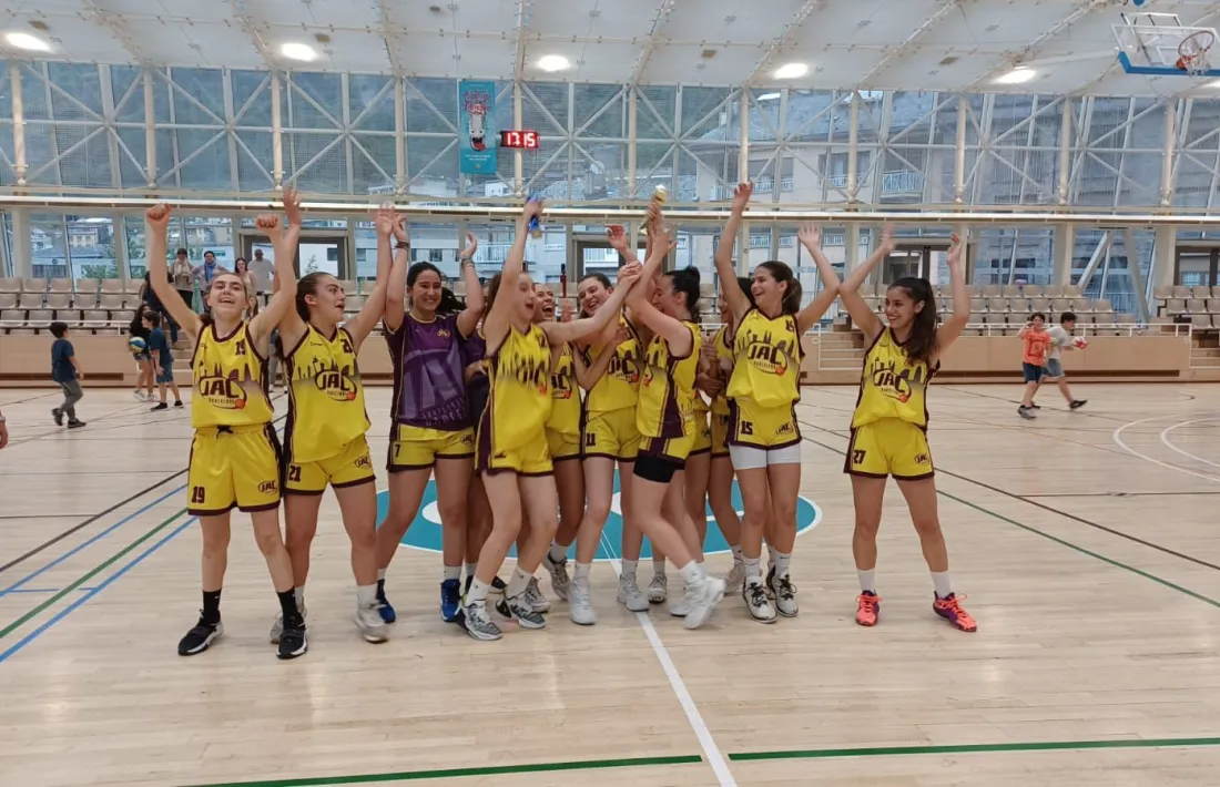 El JAC Sants cadet femení, campió.