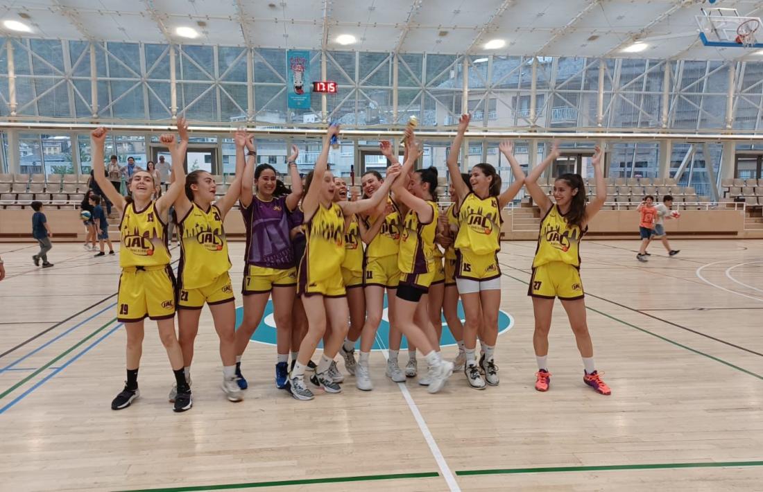 El JAC Sants cadet femení, campió.