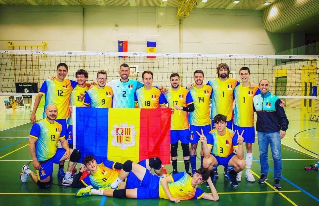 La selecció d'Andorra de vòlei, a Liechtenstein.