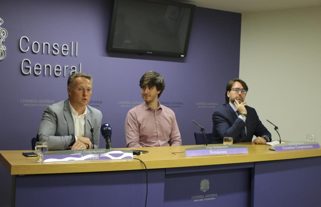 Els presidents dels tres grups parlamentaris que donen suport a l’Executiu en una compareixença anterior.
