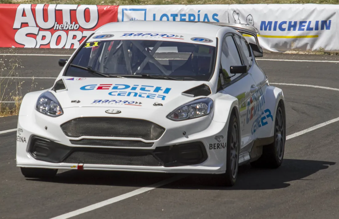 Gerard de la Casa, a Les Revoltes.