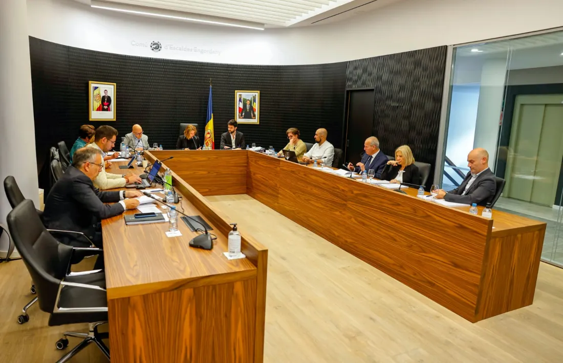 Un instant del Consell de Comú d’ahir a Escaldes, en el qual es va aprovar l’ordinació per prohibir l’accés rodat al Madriu.