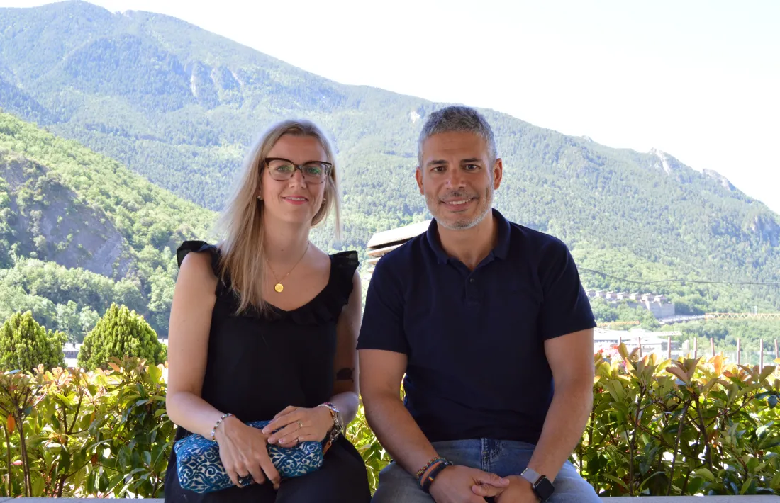 Sergi Vendrell i Amaia Navarro es comprometen a establir una línia directa amb els ciutadans a través d’un correu electrònic i un whatsapp.