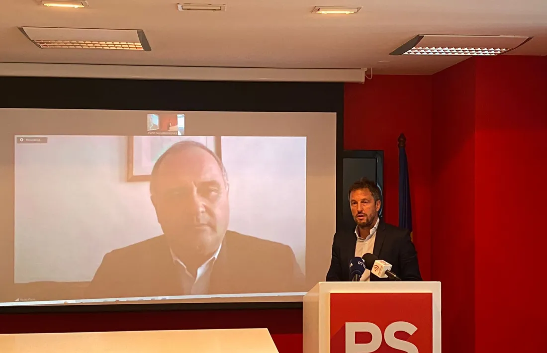 El diputat de l'Assemblea de la República portuguesa, Paulo Pisco, i el president del Partit Socialdemòcrata, Pere López, aquest matí a la seu del partit.