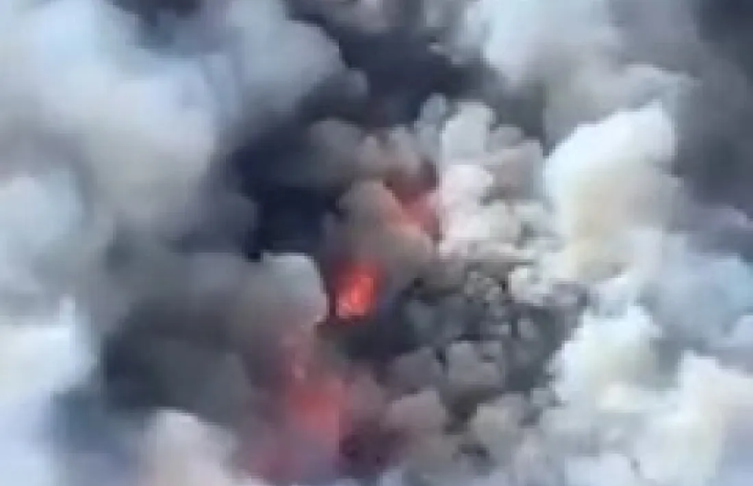 Imatge del foc que crema a Peramola. 