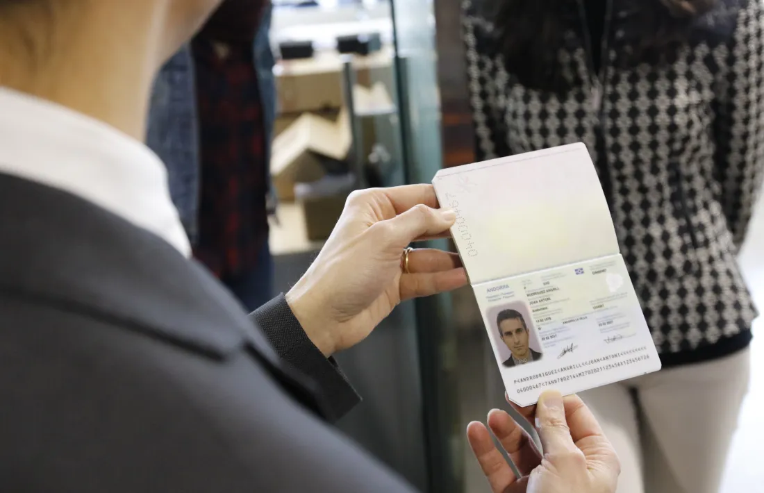 Només un 4,7% dels que poden fer-ho afirmen que es faran andorrans.