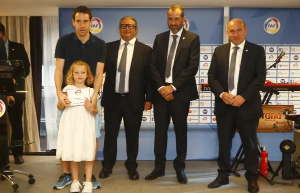 p._29_la_nit_del_futbol_central_dret