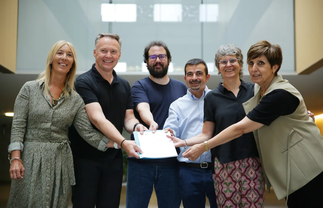 Tots els grups parlamentaris van entrar ahir a Sindicatura la proposició de llei de l’Estatut de l’artista.