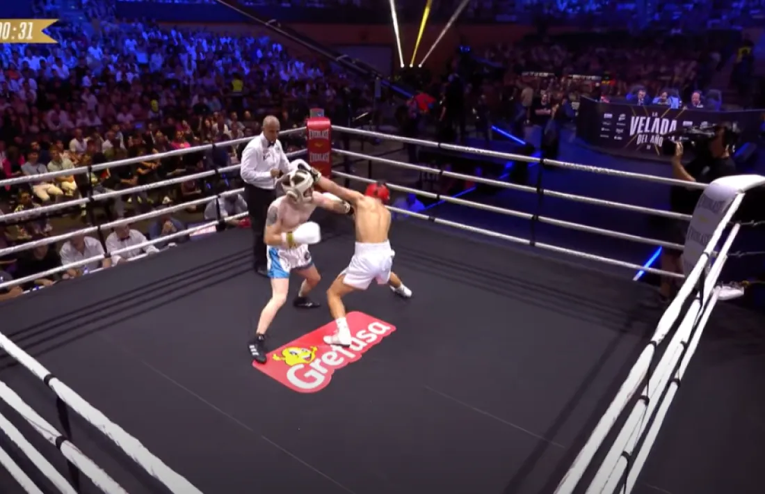 La segona ronda del combat entre Carola i Spursito, aquest dissabte a l’Estadi Olímpic de Badalona.