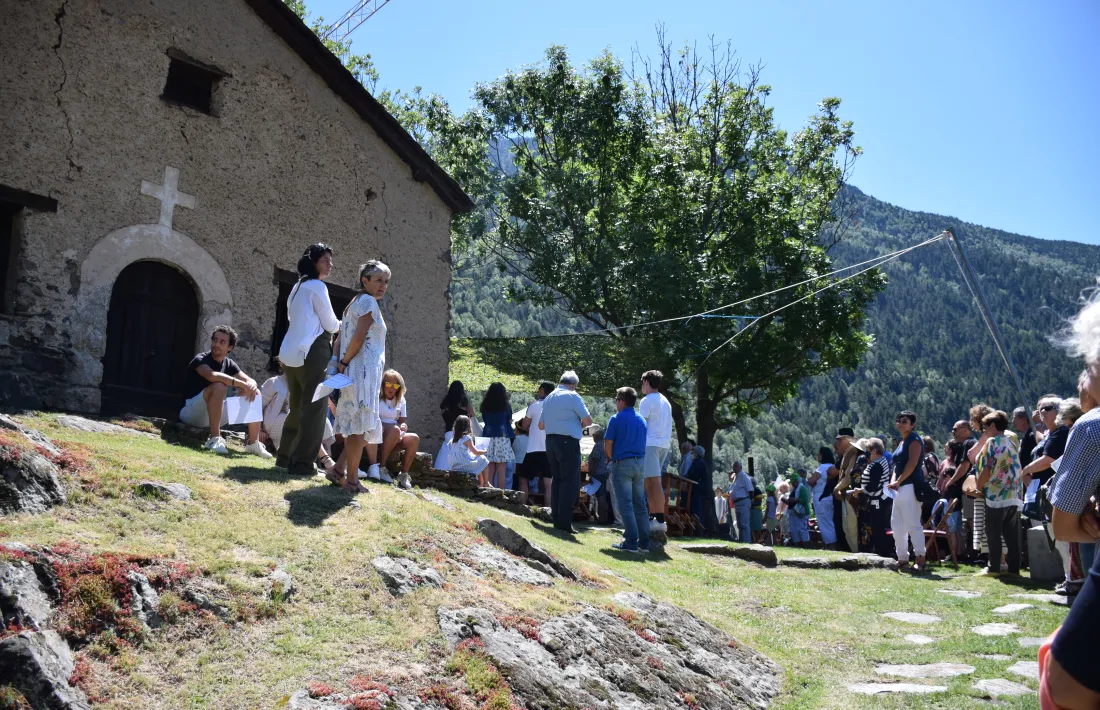 L'ambient al Serrat amb motiu de la diada de Sant Pere.