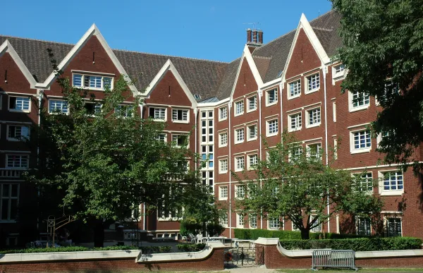 france_paris_cite_universitaire_maison