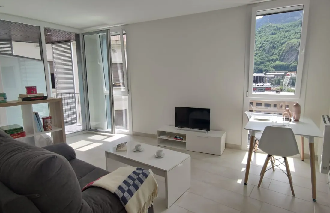 Un dels pisos mostra ja moblat.