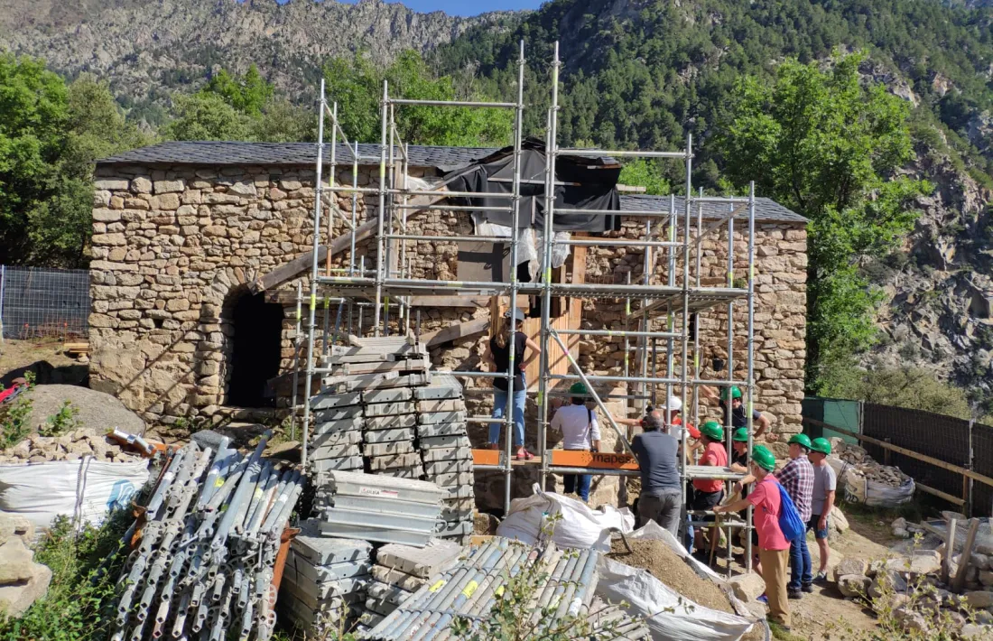 L'estat en què es troba l'església de Sant Vicenç d'Enclar.