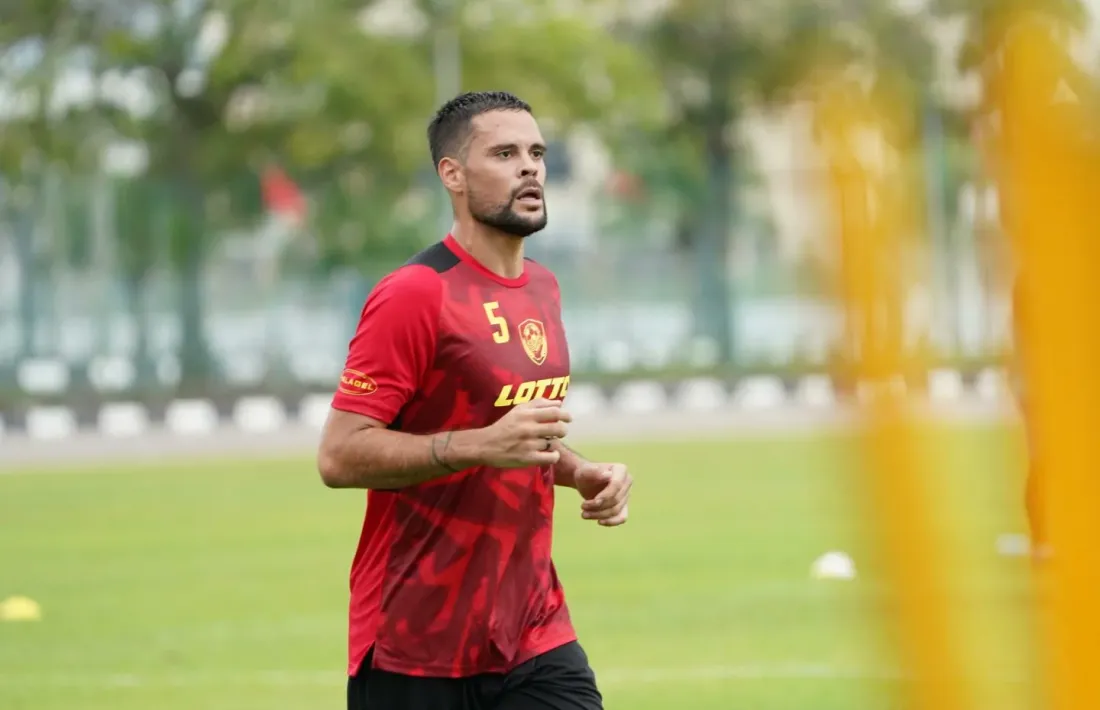 Marc Vales, amb el KDA FC.