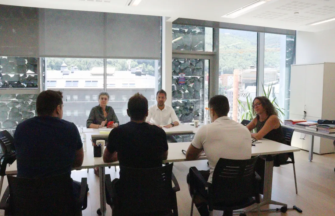 Un moment de la reunió del PS amb els sindicats.