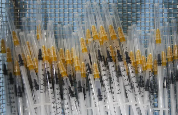 p._06_vacunes_covid_-_facundo_santana