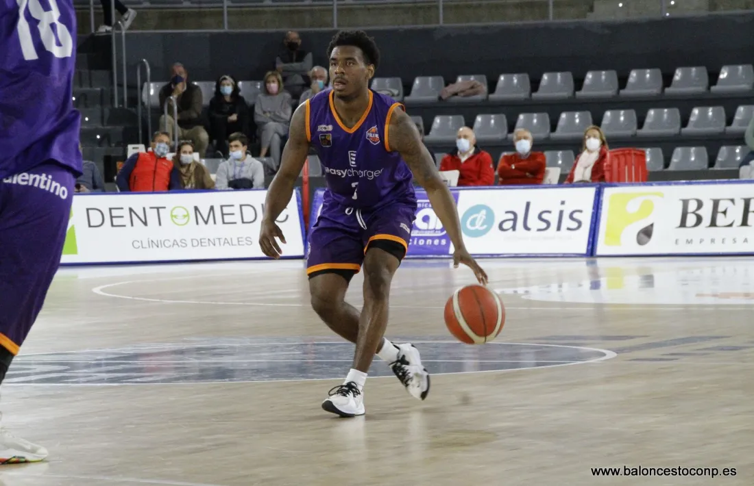 Micah Speight, al Zunder Palencia.