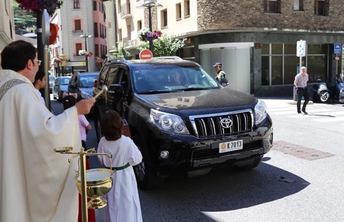 Un moment de la benedicció de vehicles a Sant Julià de Lòria.
