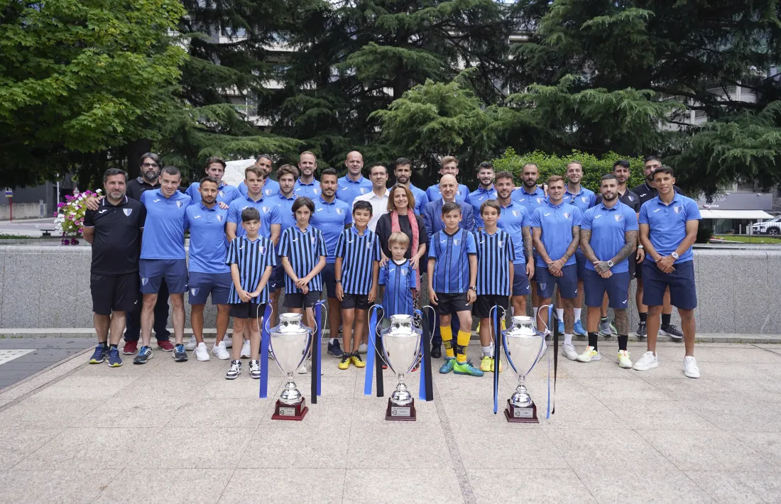 L’Inter Club Escaldes va ‘oferir’ els tres títols de lliga al Comú escaldenc.