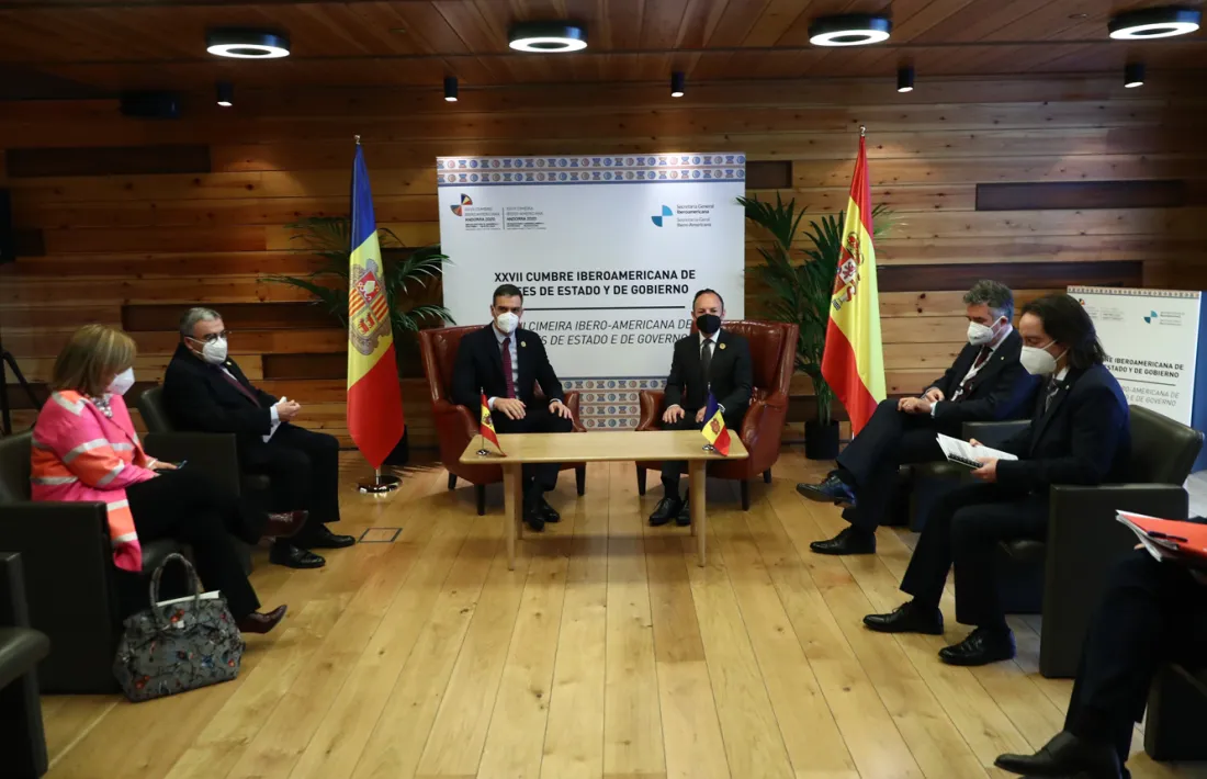Un moment de la trobada bilateral entre Xavier Espot i Pedro Sánchez a Soldeu.