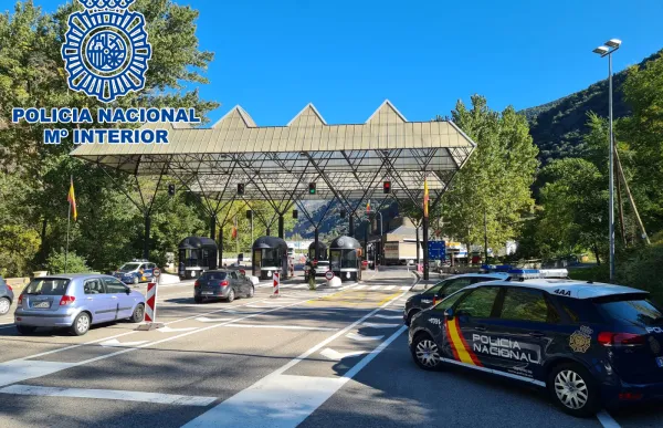 p._08_poli_espanyola_duana