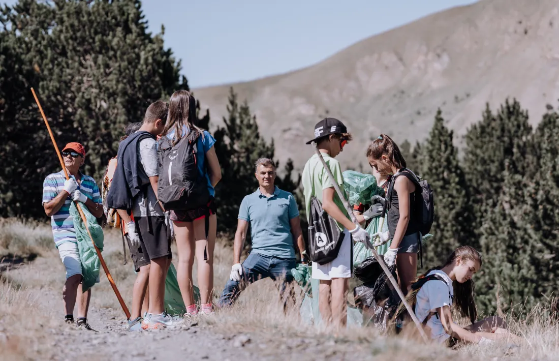Un moment de la recollida solidària, avui.