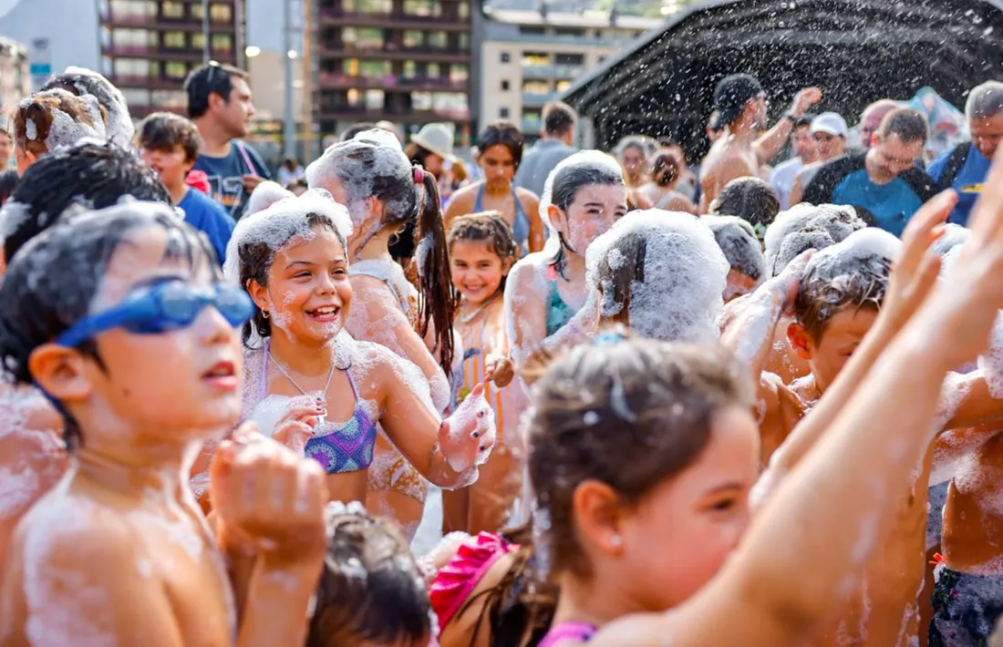 La festa de l'escuma que es va dur a terme aquest dissabte a Escaldes.