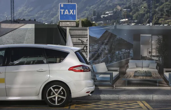 p._03_taxi_-_facundo_santana