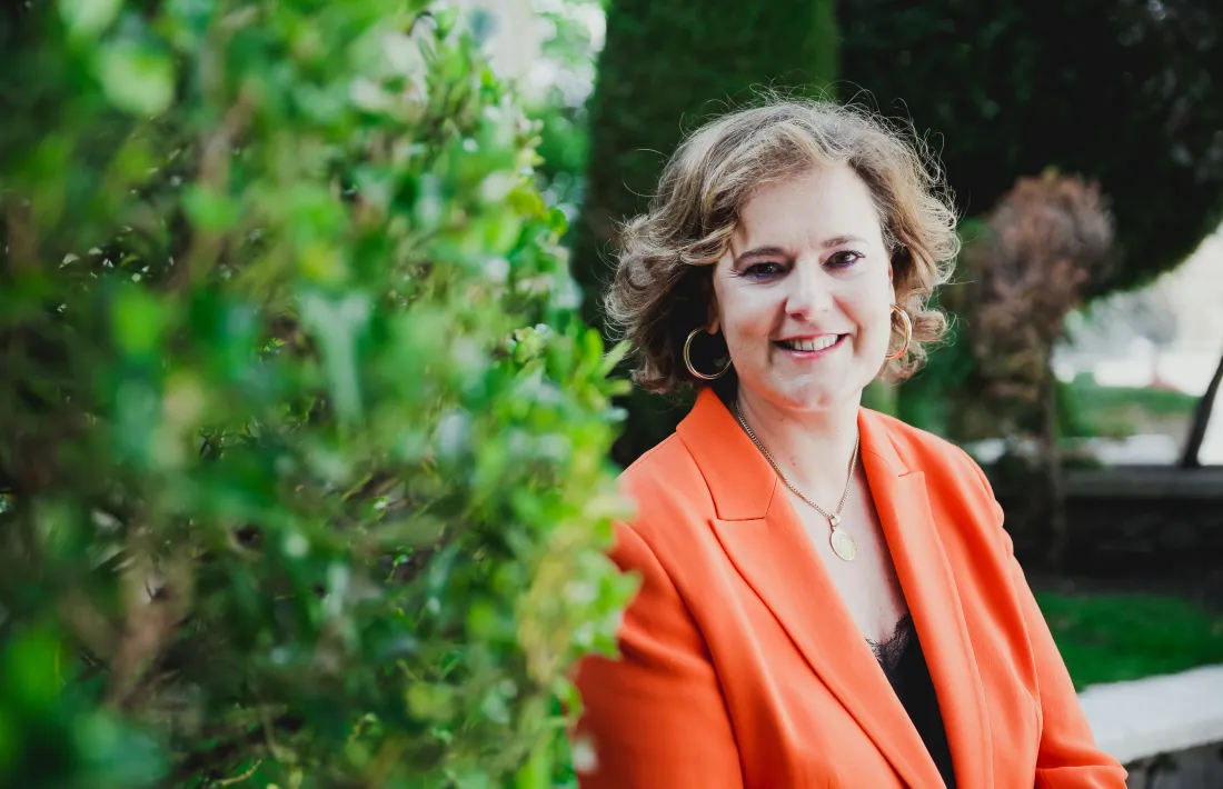 Lacueva ha escrit de moment tres novel·les protagonitzades pel comissari Cerni Llop: ‘Mort sota zero’, ‘Scrap mortal’ i ‘Olor de difunt’.