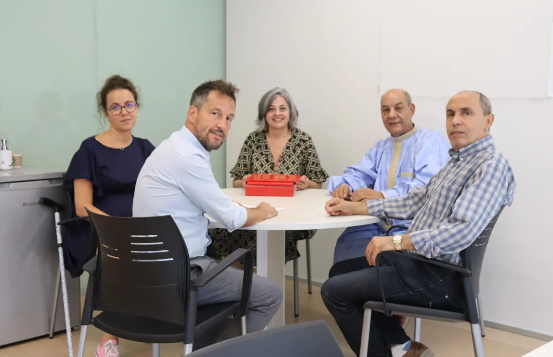 Els socialdemòcrates i la Delegació Saharauí a Andorra, avui.