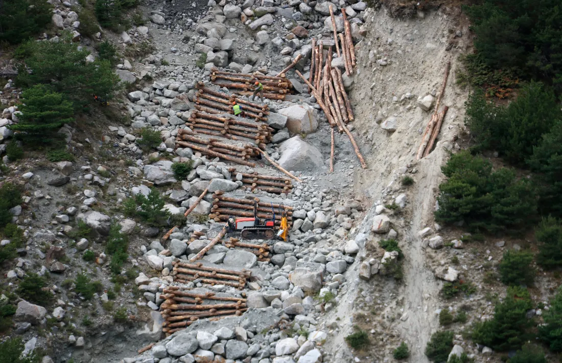 Els treballs a Erill la Vall per evitar despreniments de roques al poble cerquen solucions basades en la natura