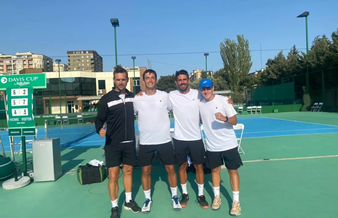 L'equip de la Federació Andorrana de Tennis a Bakú.