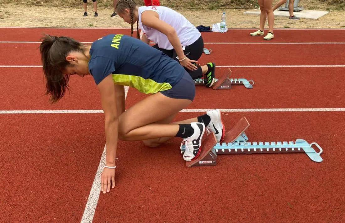 L'atleta va fer en la final dels 400 metres tanques la seva millor marca en la prova.