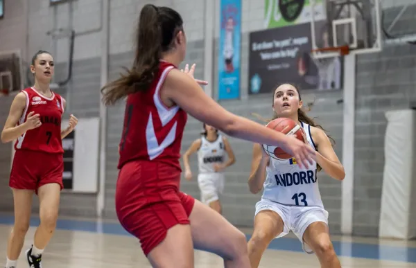 p._29_2_andrea_cobo_defensada_per_musaja_fiba_europe