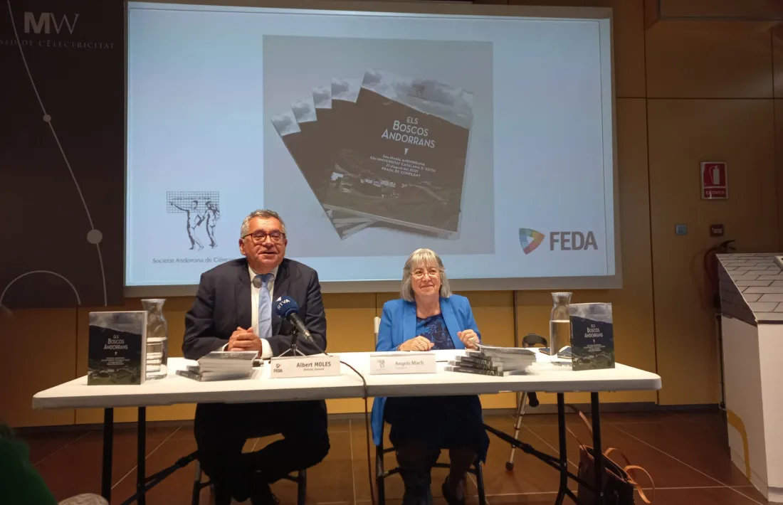 El director de FEDA, Albert Moles, i la presidenta de la SAC, Àngels Mach, en la roda de premsa d'aquest matí.