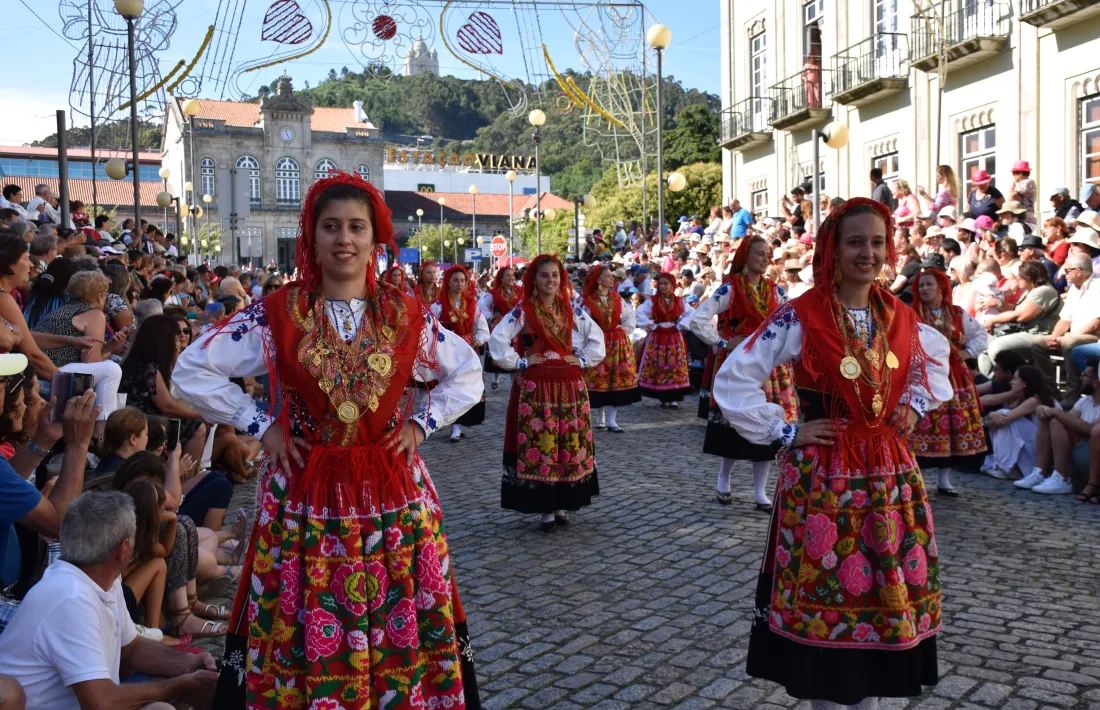 Participants a la Romaria da Senhora d'Agonia.