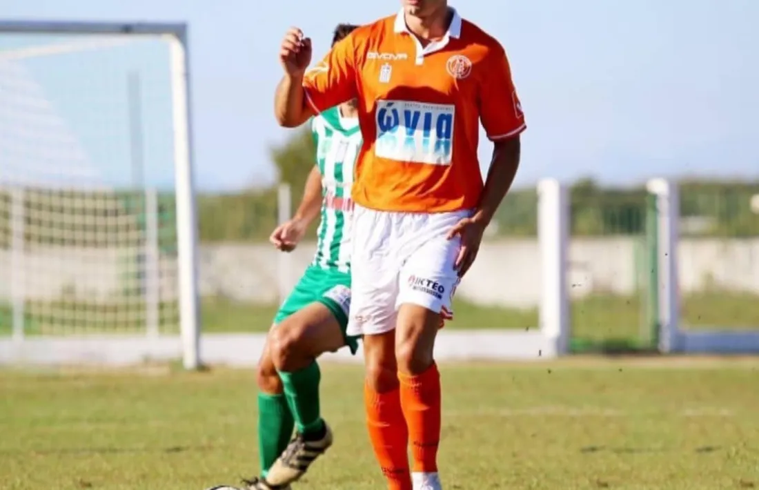 Alain Petxarroman, en una de les seves aventures al futbol grec.