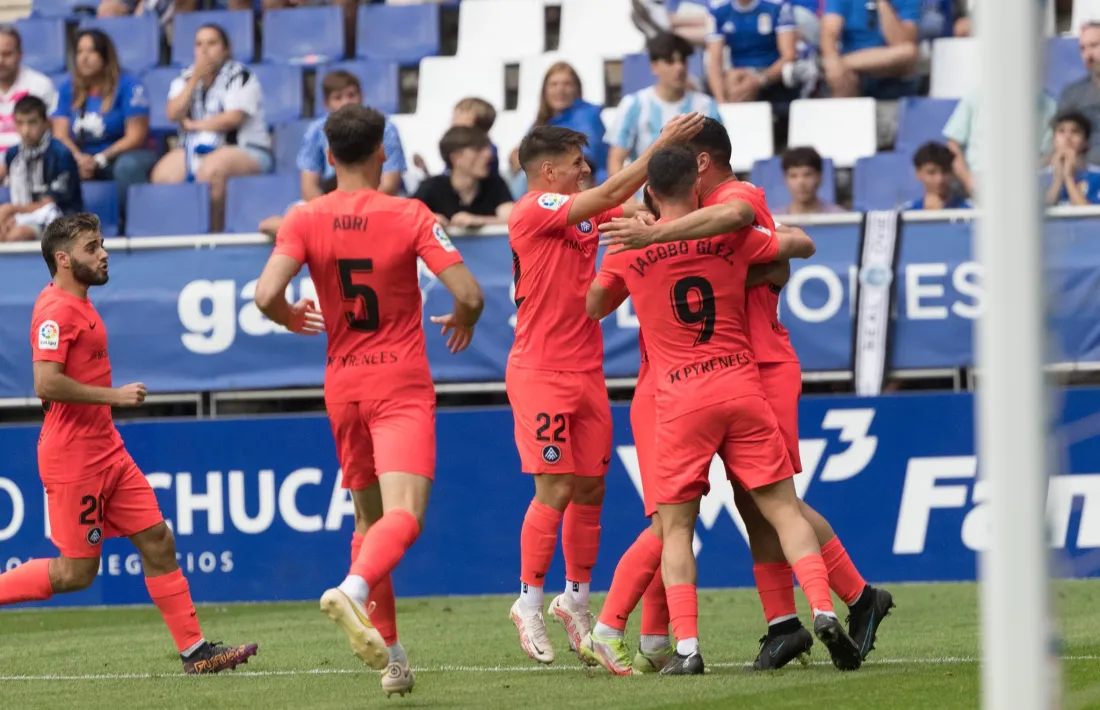 Un gol de Pau Casadesús al Carlos Tartiere va suposar la primera victòria de l’FC Andorra a la Lliga SmartBank.