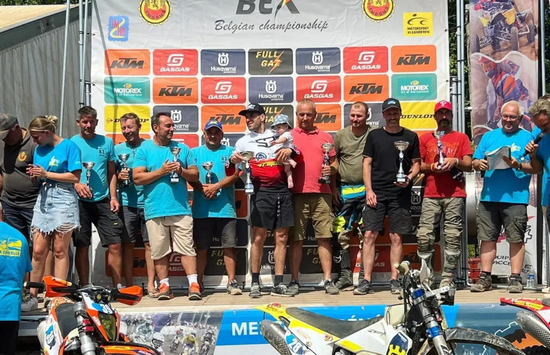 Cristian España, al podi amateur de La Chinelle.