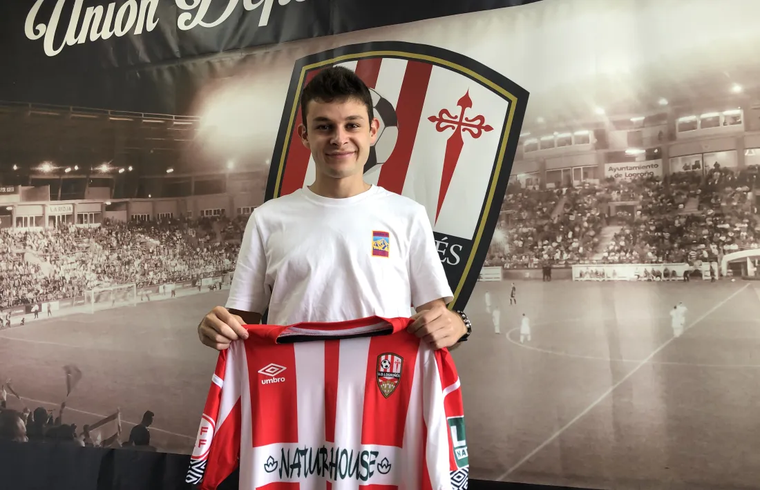 Iñigo Sánchez, amb el seu ex-equip, l'UD Logronyès.