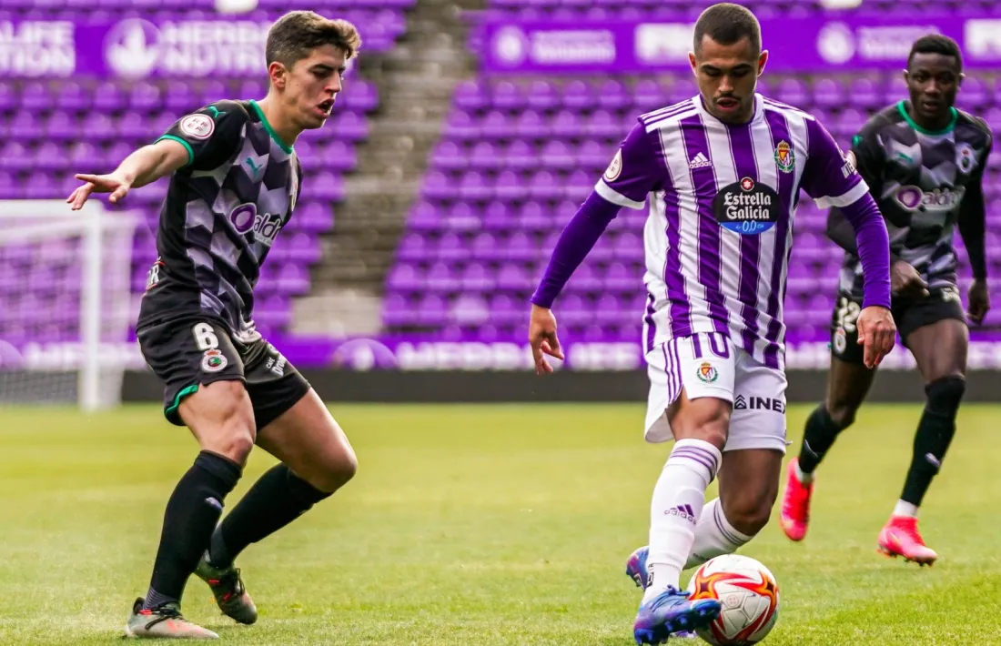 Moha Moukhliss, amb el Valladolid Promesas.